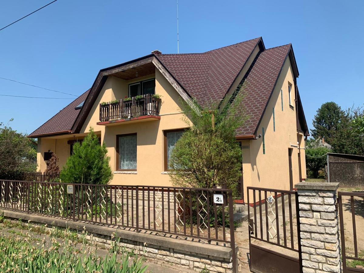 La Casa Del Lago Siófok Esterno foto